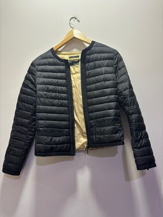 Pluma Roberto Verino Mujer Negra Corta, talla S