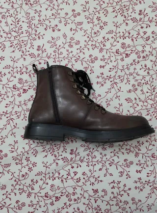 Botas de piel hombre con ganchos