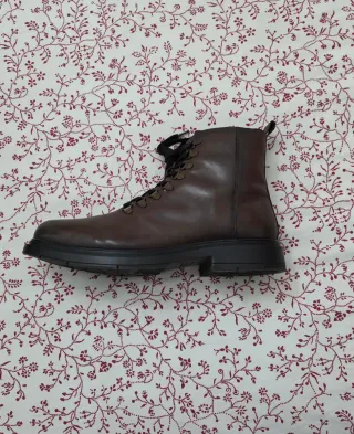 Botas de piel hombre con ganchos