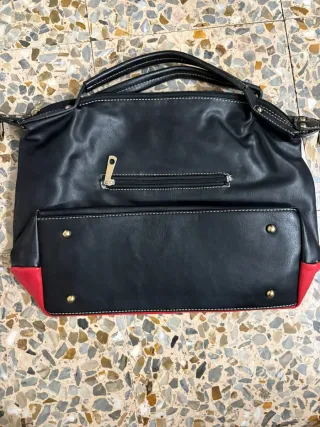 Bolso Negro y Rosa con Cadena Dorada 8€ cada uno