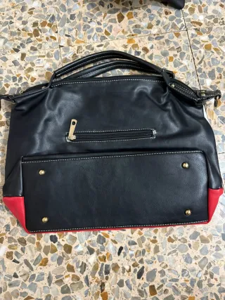 Bolso Negro y Rosa con Cadena Dorada 8€ cada uno
