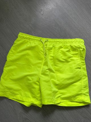 Bañador amarillo corto