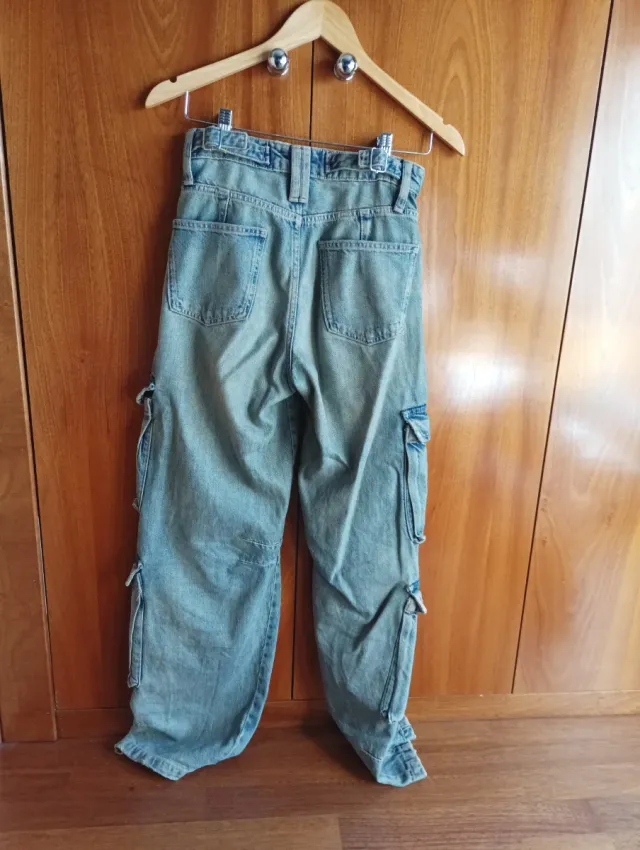 Pantalones cargo vaqueros Zara