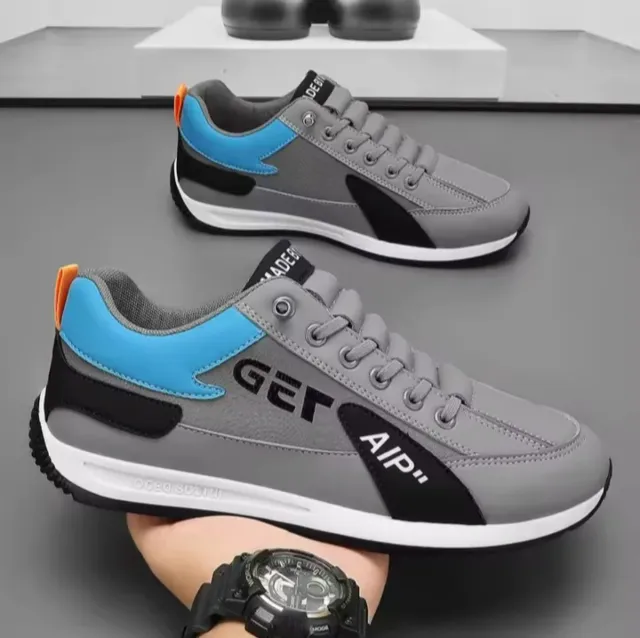 Zapatillas deportivas grises y azules