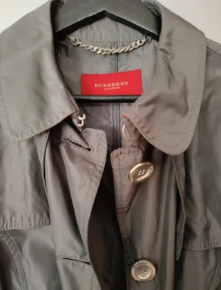 Gabardina Burberry Gris