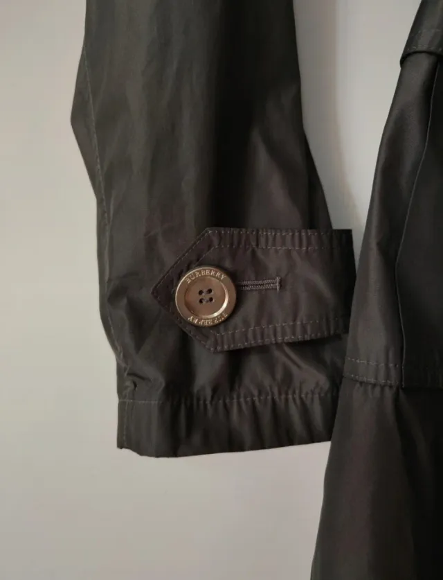 Gabardina Burberry Gris