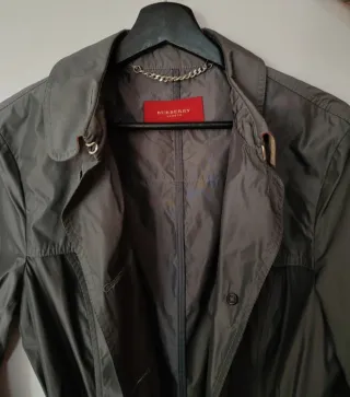 Gabardina Burberry Gris