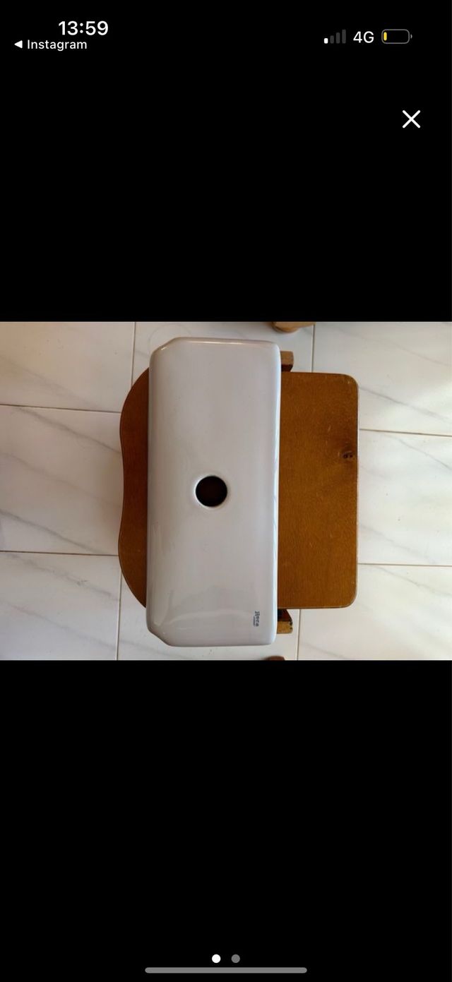 Tapa de inodoro gris