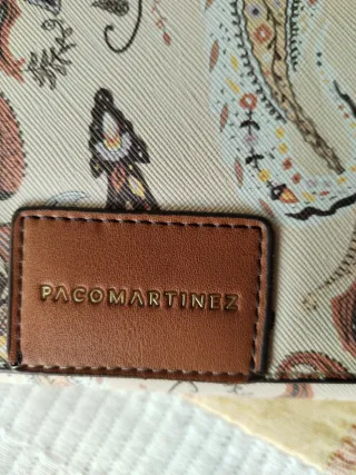 Carteira Paco Martinez bege com padrão floral