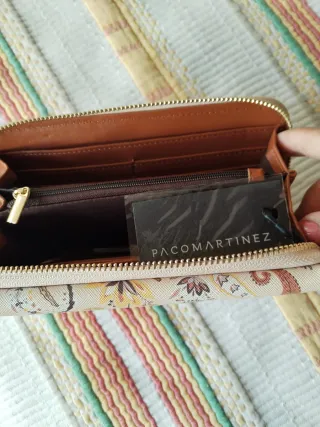 Carteira Paco Martinez bege com padrão floral