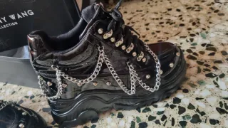 Zapatos Anthony Wang negros con cadenas