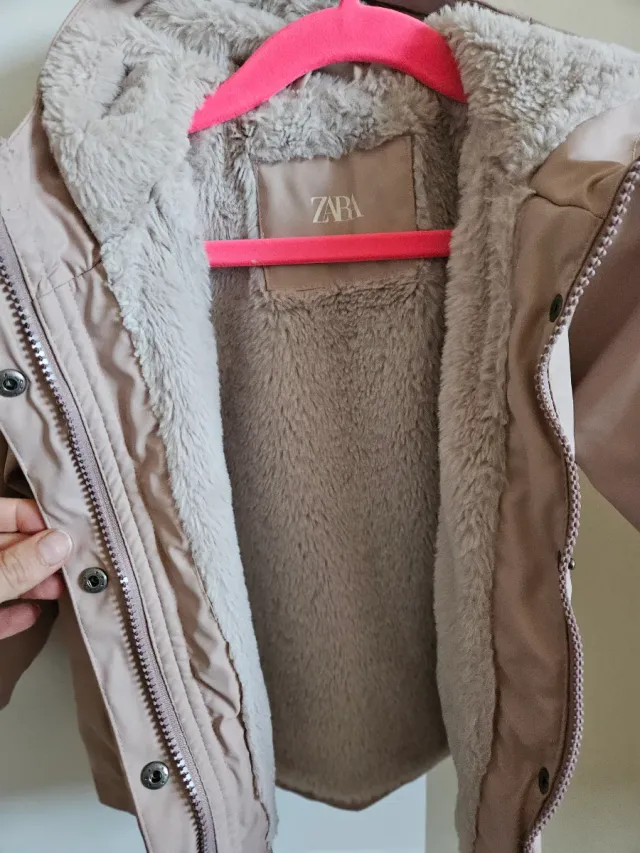 Chaqueta Zara impermeable niña 18 meses