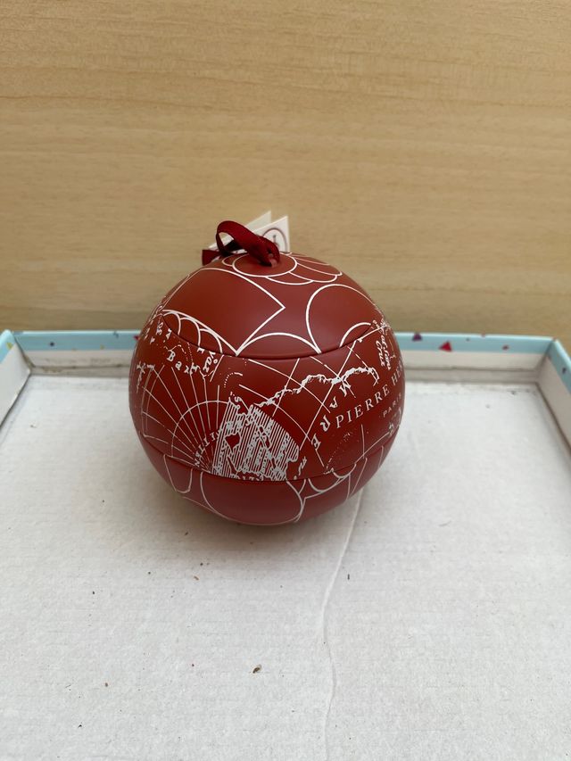 Bola Pierre Hermé Roja Metálica Abrible