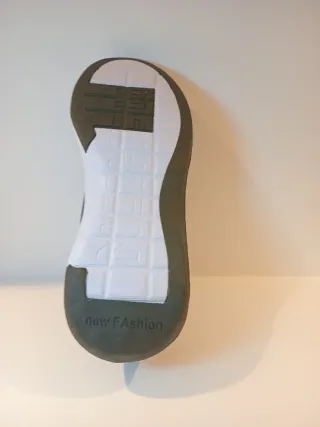 Zapatos elegantes azul y marrón