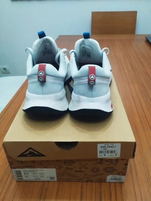 Zapatillas Nike Blancas y Azules