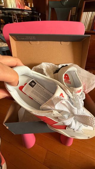 Zapatillas New Balance Blancas y Rojas