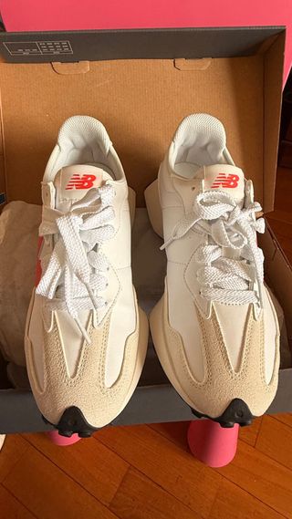 Zapatillas New Balance Blancas y Rojas