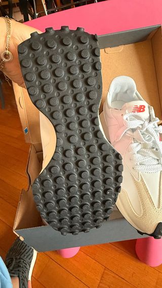 Zapatillas New Balance Blancas y Rojas