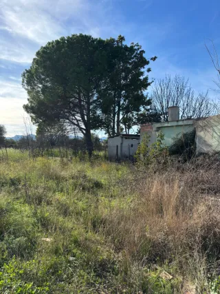 Caseta de campo con terreno