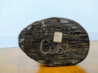 Talla del Ché en madera de guayacán cubana