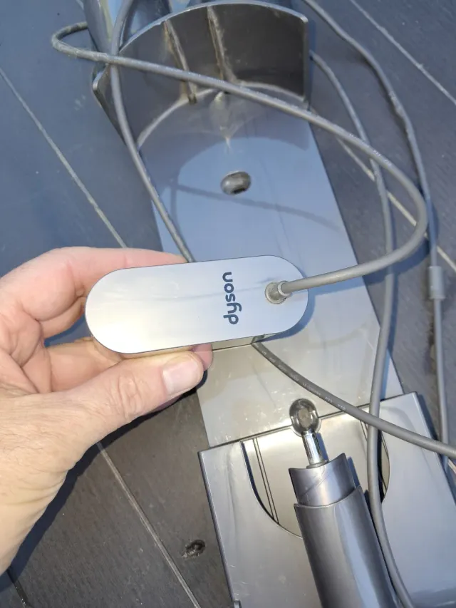 Base y cargador Dyson