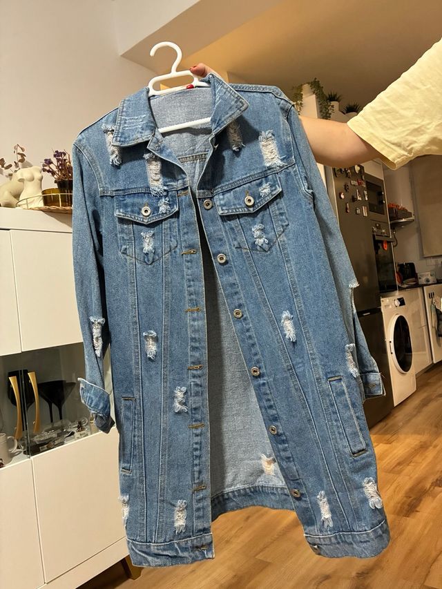 Cazadora vaquera mujer desgastada