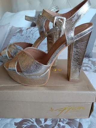 Zapatos de fiesta dorados tacón plataforma