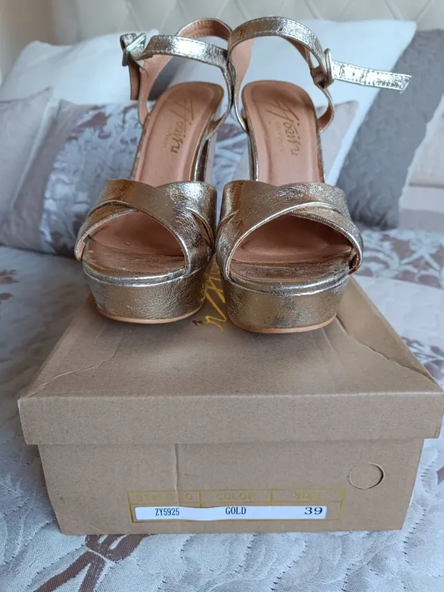 Zapatos de fiesta dorados tacón plataforma