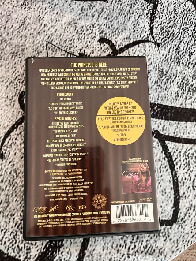 DVD + CD Ciara Goodies R&B Soul