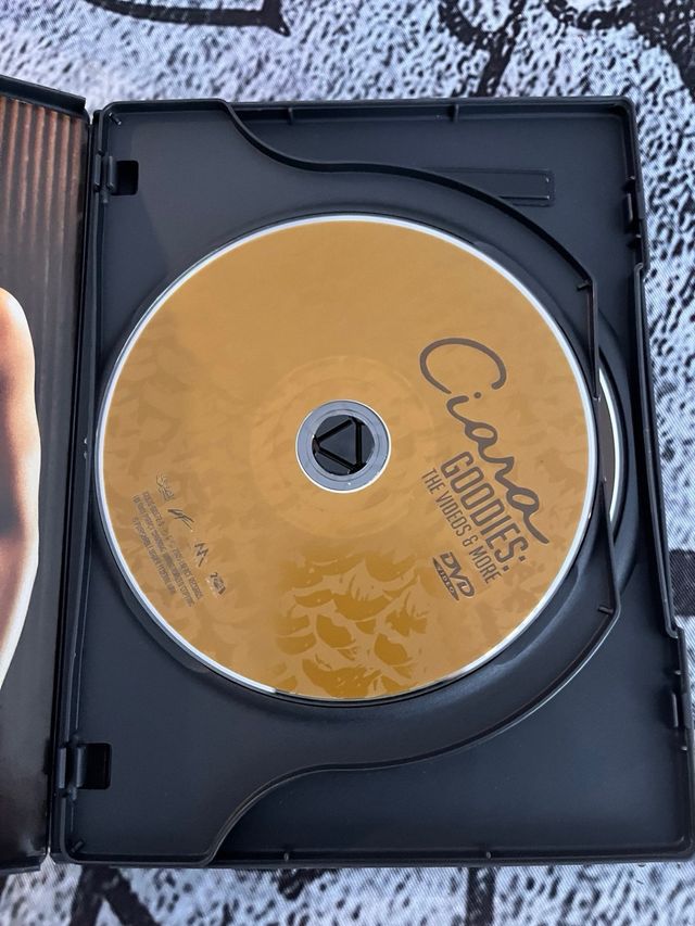 DVD + CD Ciara Goodies R&B Soul