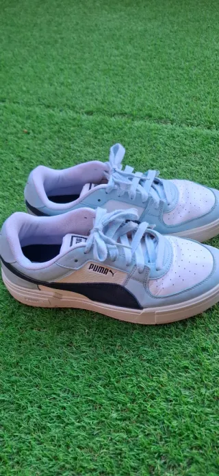 Zapatillas Puma Azules y Blancas