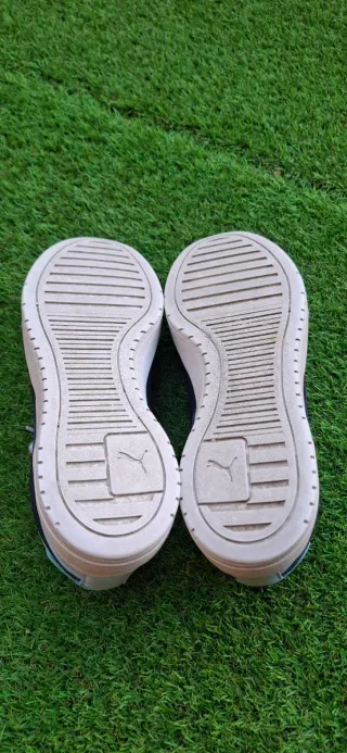 Zapatillas Puma Azules y Blancas