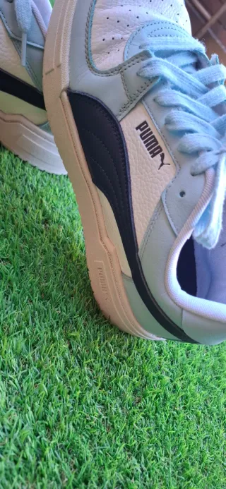 Zapatillas Puma Azules y Blancas