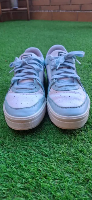 Zapatillas Puma Azules y Blancas