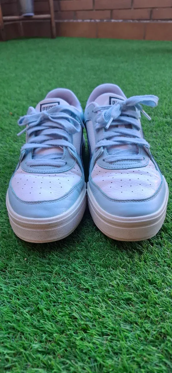 Zapatillas Puma Azules y Blancas