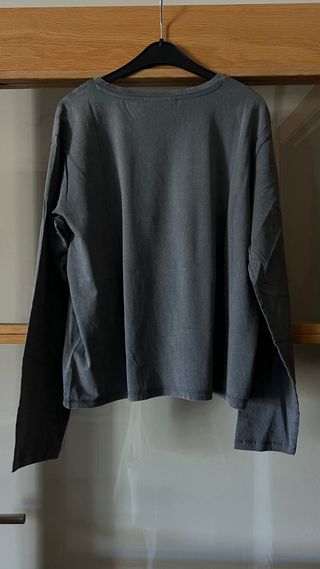 Camiseta gris manga larga HI&BYE