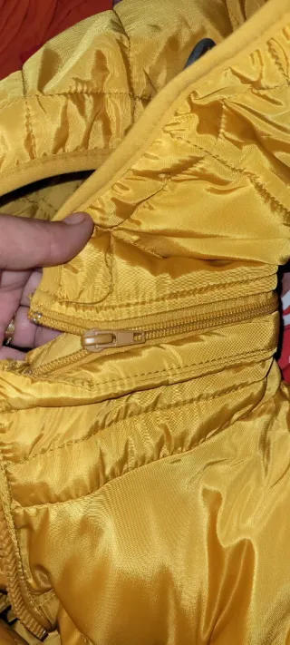 Urge por mudanza  Cazadora The North Face mostaza