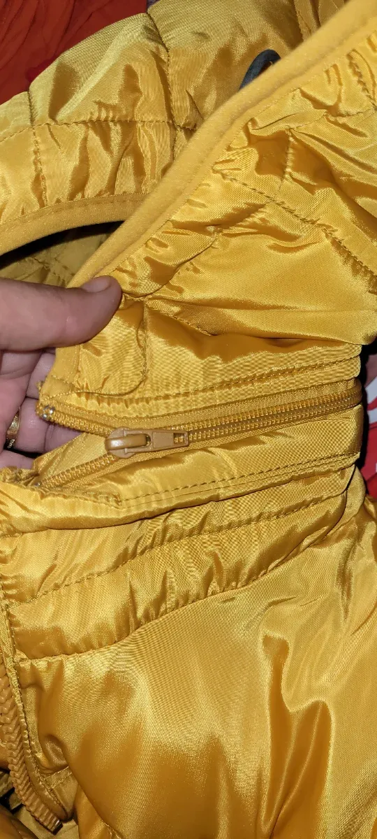 Urge por mudanza  Cazadora The North Face mostaza