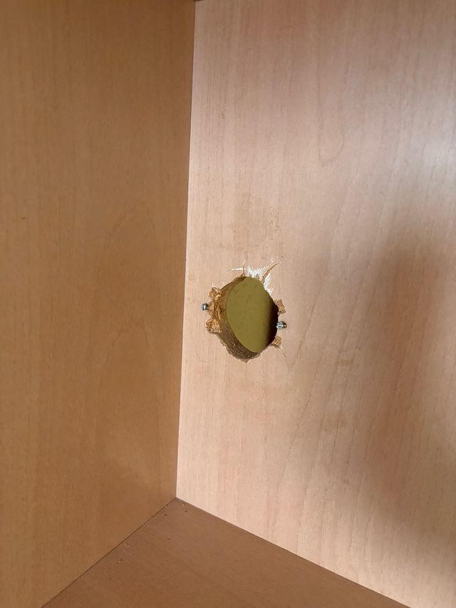 Estantería de madera esquinera