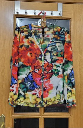 Blusa Desigual Estampada Mariposas