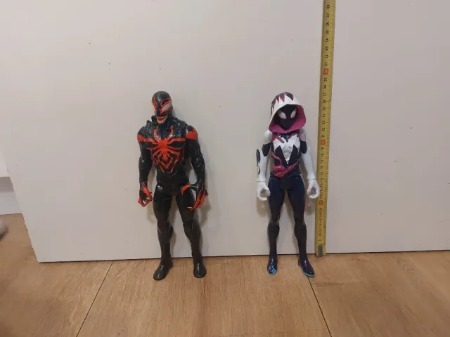 Lote 2 figure Marvel: Spiderman e Spider Gwen