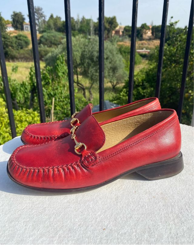 Mocasines Clarks Rojo con Detalle Horsebit T 38,5