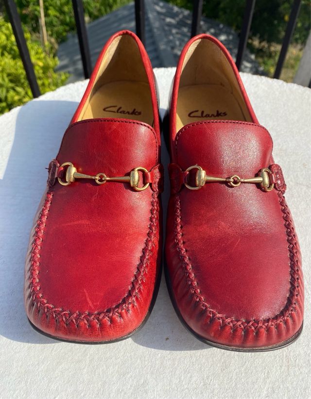 Mocasines Clarks Rojo con Detalle Horsebit T 38,5