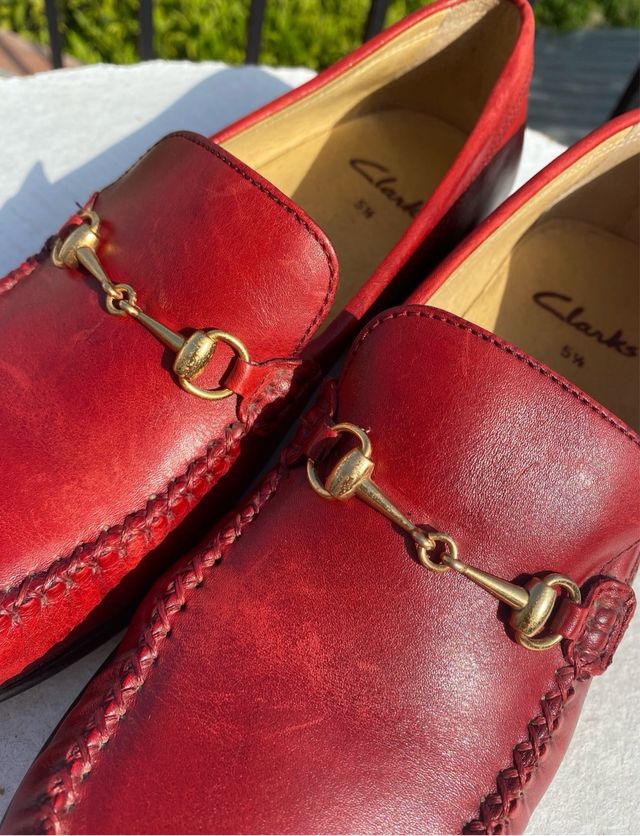 Mocasines Clarks Rojo con Detalle Horsebit T 38,5
