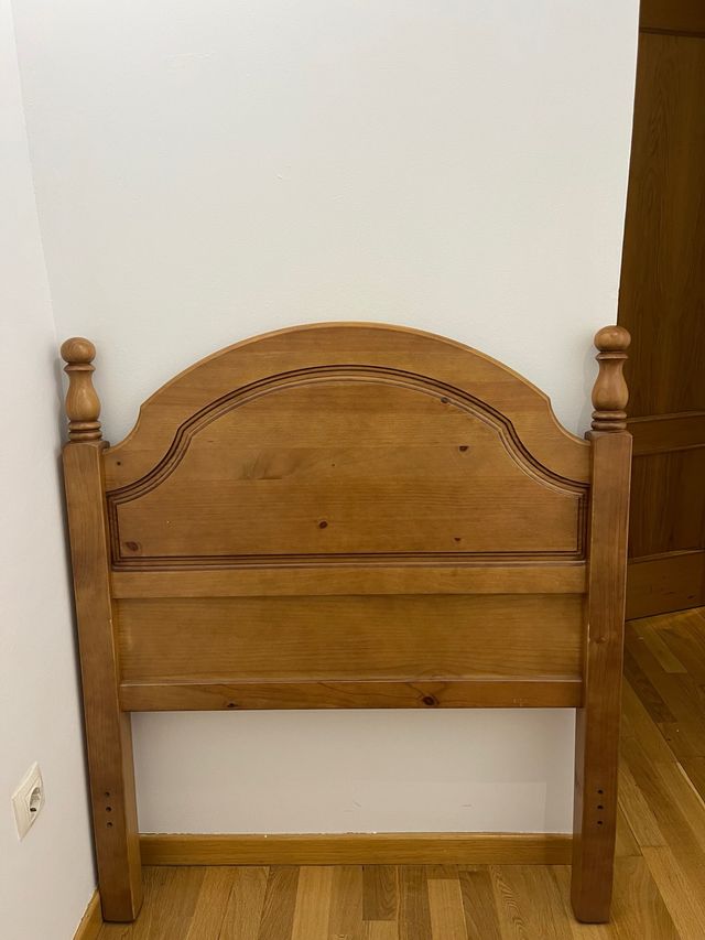 Cabecero de madera rústico