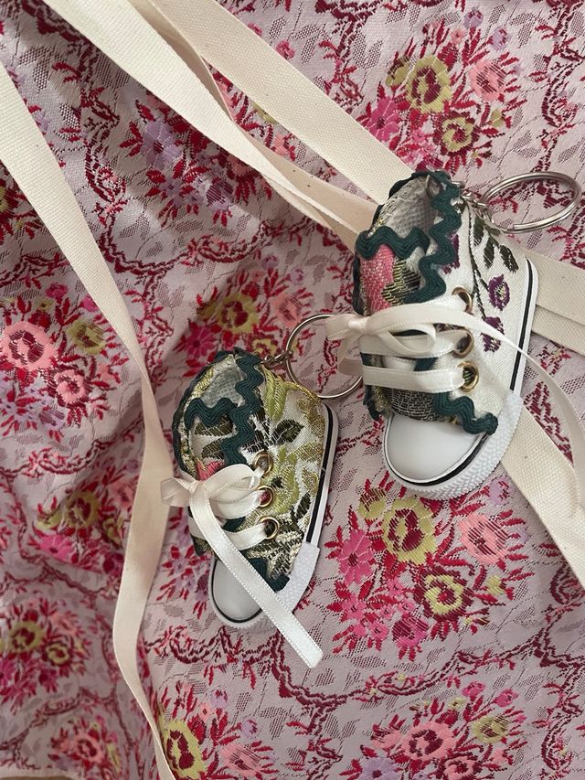 Llaveros botita con tela fallera