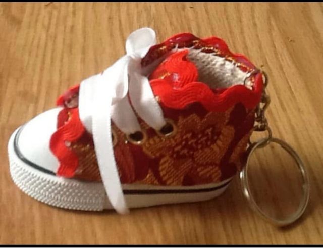 Llaveros botita con tela fallera