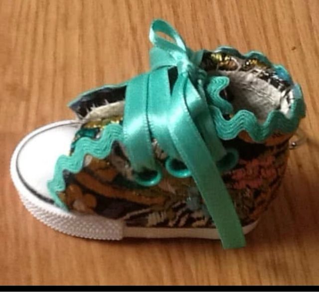 Llaveros botita con tela fallera