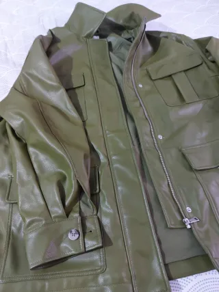 Cazadora polipiel verde oliva