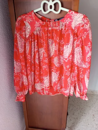 Camisa Zara Estampada Roja y Beige